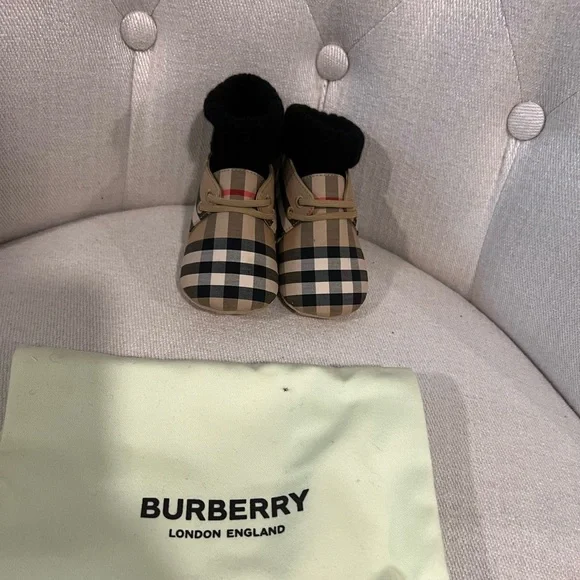 Burberry Baby socks shoes 🤎 - Picture 1 of 6